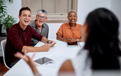 excited-people-sitting-snapshare